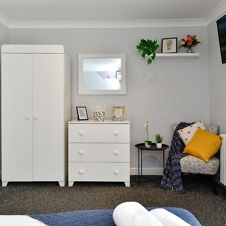 Free Parking - Heart Of The City - Superb Townhouse & Garden - Peaceful Area But Only 5Min Walk To Beach, Shops, Bars, Arena, Marina, Parks 스완지 외부 사진