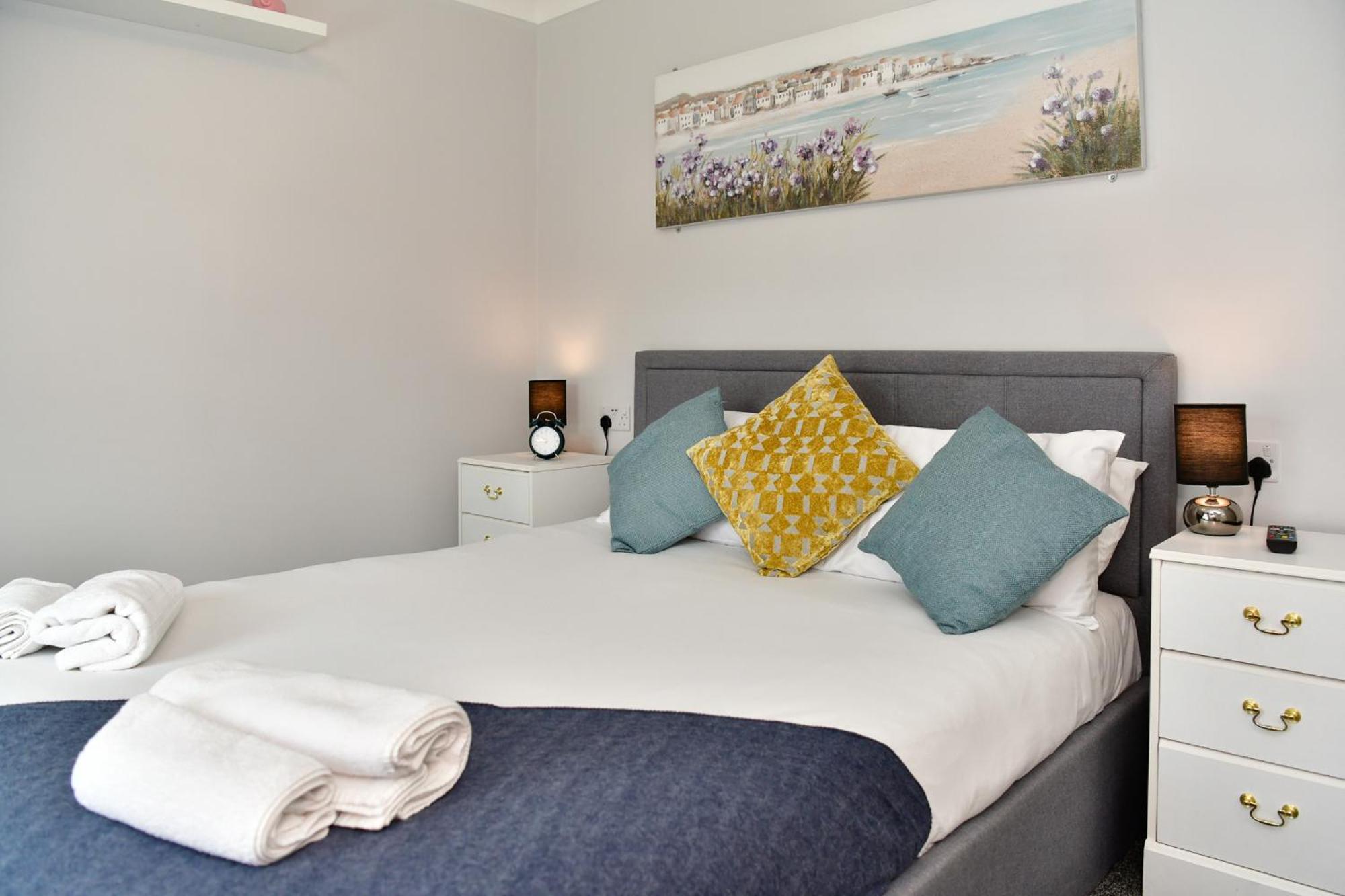 Free Parking - Heart Of The City - Superb Townhouse & Garden - Peaceful Area But Only 5Min Walk To Beach, Shops, Bars, Arena, Marina, Parks 스완지 외부 사진
