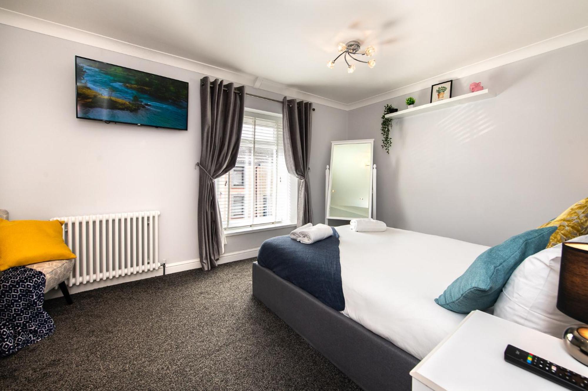 Free Parking - Heart Of The City - Superb Townhouse & Garden - Peaceful Area But Only 5Min Walk To Beach, Shops, Bars, Arena, Marina, Parks 스완지 외부 사진