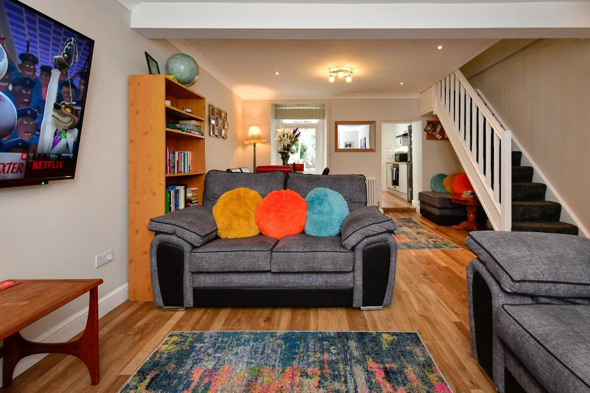 Free Parking - Heart Of The City - Superb Townhouse & Garden - Peaceful Area But Only 5Min Walk To Beach, Shops, Bars, Arena, Marina, Parks 스완지 외부 사진