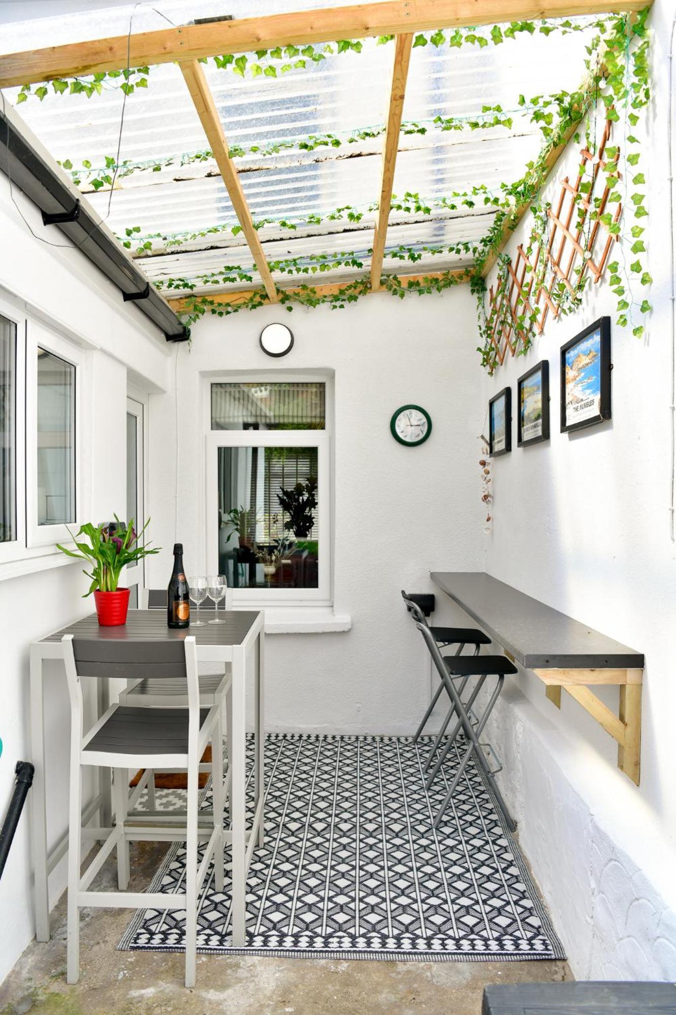 Free Parking - Heart Of The City - Superb Townhouse & Garden - Peaceful Area But Only 5Min Walk To Beach, Shops, Bars, Arena, Marina, Parks 스완지 외부 사진